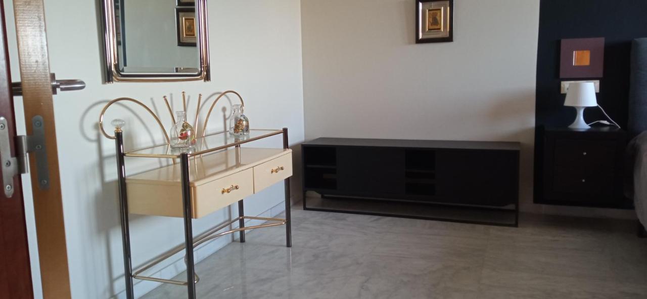 Fibes Lux Sevilla Este. ภายนอก รูปภาพ